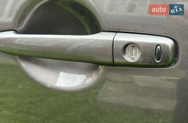 Внедорожник / Кроссовер Mitsubishi Outlander 2011 в 