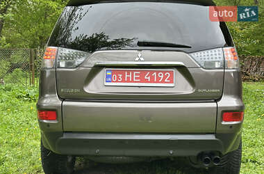 Внедорожник / Кроссовер Mitsubishi Outlander 2011 в 