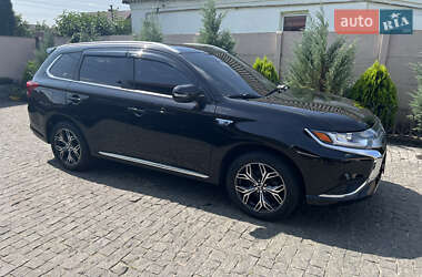 Внедорожник / Кроссовер Mitsubishi Outlander 2019 в 