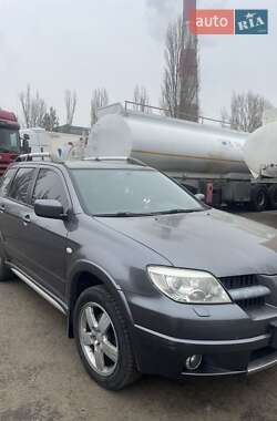 Внедорожник / Кроссовер Mitsubishi Outlander 2006 в 