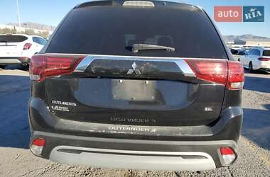 Внедорожник / Кроссовер Mitsubishi Outlander 2020 в 