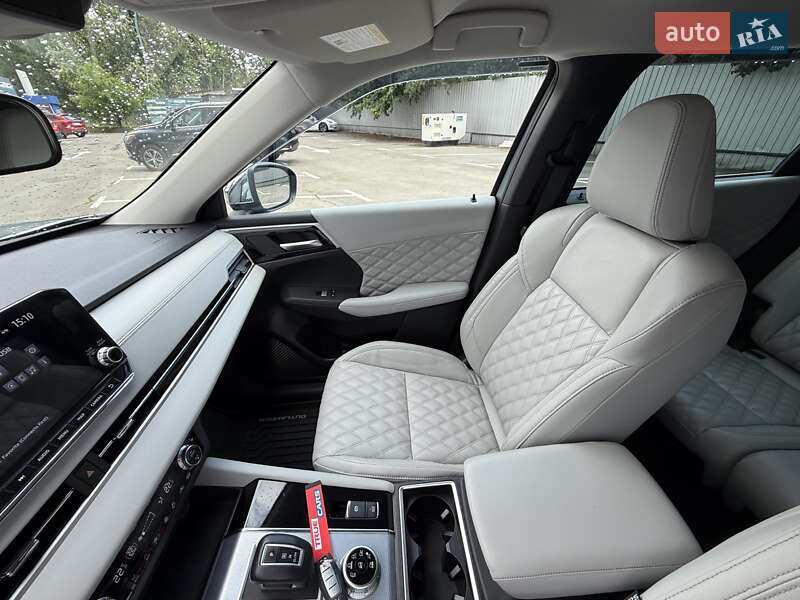 Внедорожник / Кроссовер Mitsubishi Outlander 2022 в Киеве