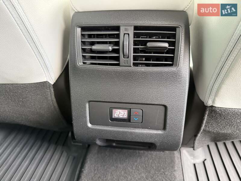 Внедорожник / Кроссовер Mitsubishi Outlander 2022 в Киеве
