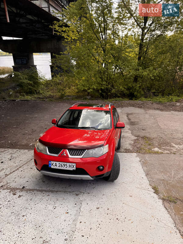 Позашляховик / Кросовер Mitsubishi Outlander 2007 в Києві