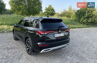 Внедорожник / Кроссовер Mitsubishi Outlander 2022 в Ужгороде