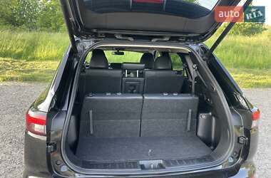 Внедорожник / Кроссовер Mitsubishi Outlander 2022 в Ужгороде