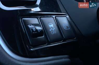 Внедорожник / Кроссовер Mitsubishi Outlander 2014 в 
