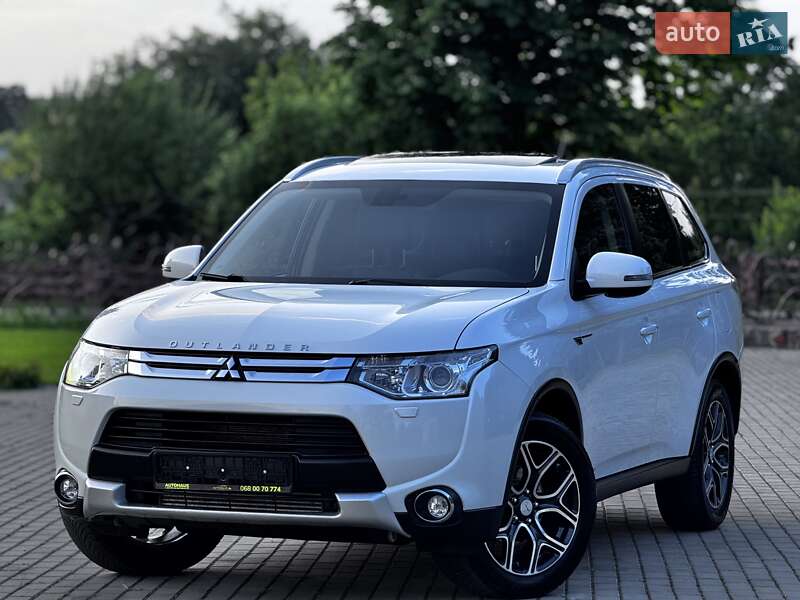 Внедорожник / Кроссовер Mitsubishi Outlander 2015 в Дрогобыче