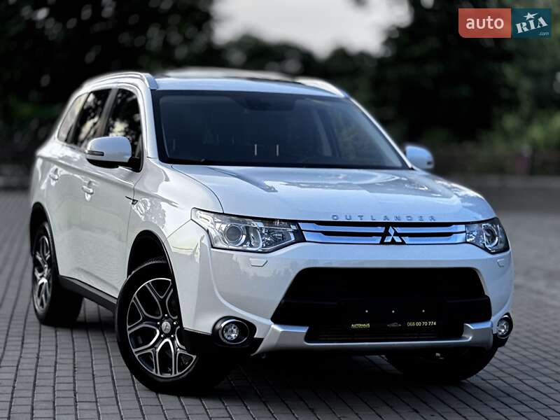 Внедорожник / Кроссовер Mitsubishi Outlander 2015 в Дрогобыче