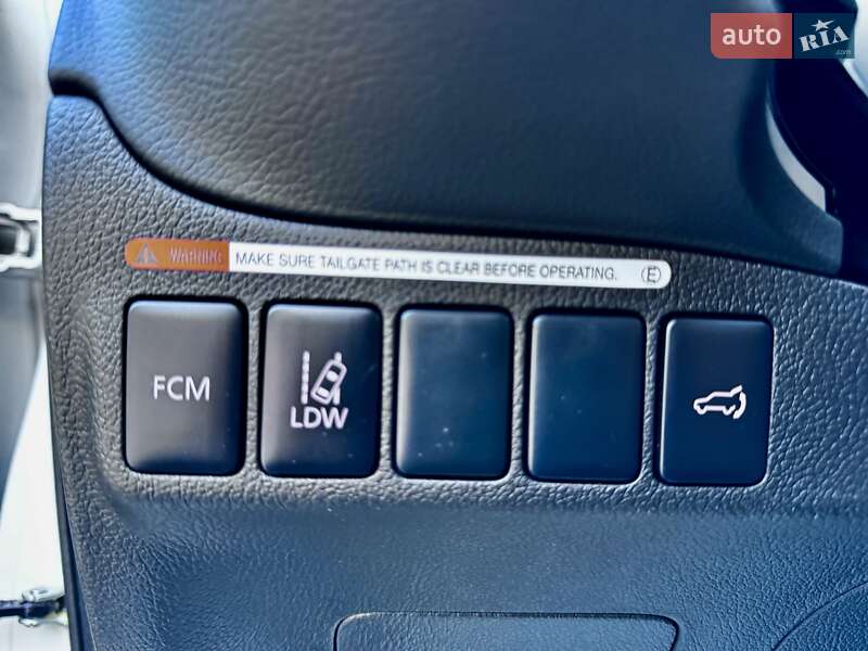 Внедорожник / Кроссовер Mitsubishi Outlander 2015 в Дрогобыче