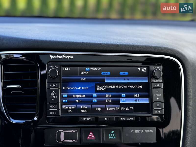 Внедорожник / Кроссовер Mitsubishi Outlander 2015 в Дрогобыче