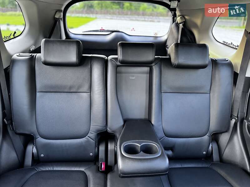 Внедорожник / Кроссовер Mitsubishi Outlander 2015 в Дрогобыче