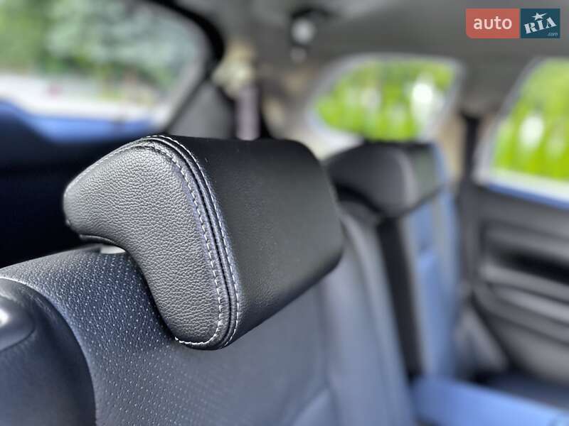 Внедорожник / Кроссовер Mitsubishi Outlander 2015 в Дрогобыче