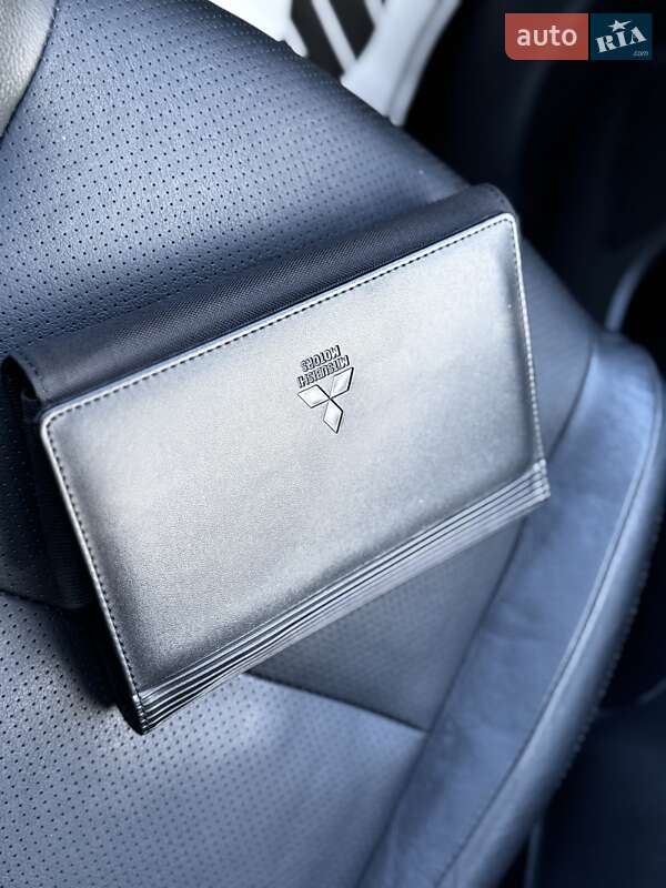 Внедорожник / Кроссовер Mitsubishi Outlander 2015 в Дрогобыче