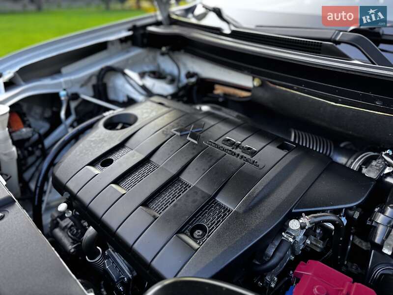 Внедорожник / Кроссовер Mitsubishi Outlander 2015 в Дрогобыче