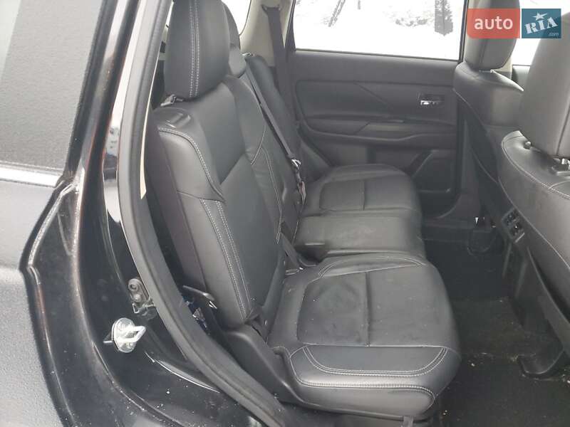 Позашляховик / Кросовер Mitsubishi Outlander 2020 в Львові