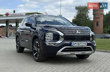 Внедорожник / Кроссовер Mitsubishi Outlander 2022 в Житомире
