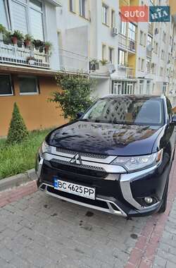 Внедорожник / Кроссовер Mitsubishi Outlander 2019 в Львове