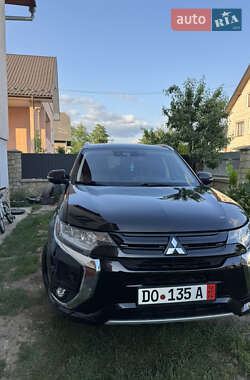 Внедорожник / Кроссовер Mitsubishi Outlander 2018 в 