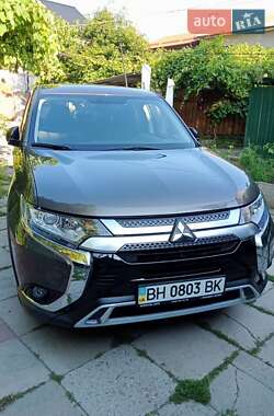 Mitsubishi Outlander 2021