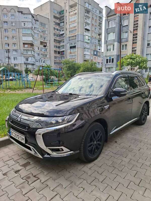 Внедорожник / Кроссовер Mitsubishi Outlander 2019 в Шептицькому