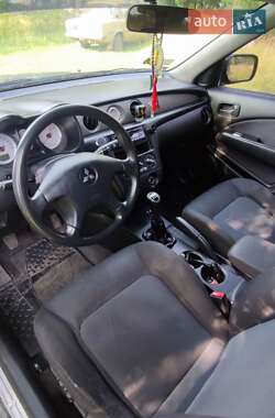 Внедорожник / Кроссовер Mitsubishi Outlander 2006 в 