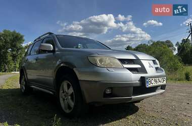 Внедорожник / Кроссовер Mitsubishi Outlander 2005 в Малине
