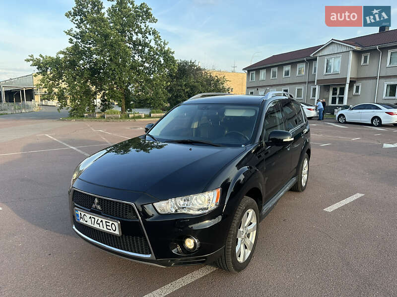 Внедорожник / Кроссовер Mitsubishi Outlander 2010 в 