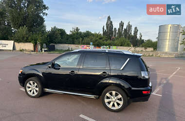 Внедорожник / Кроссовер Mitsubishi Outlander 2010 в 