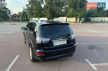 Внедорожник / Кроссовер Mitsubishi Outlander 2010 в 