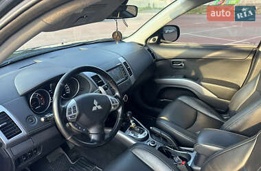 Внедорожник / Кроссовер Mitsubishi Outlander 2010 в 
