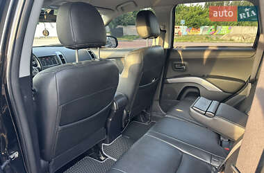 Внедорожник / Кроссовер Mitsubishi Outlander 2010 в 