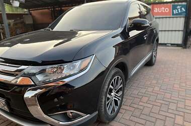 Внедорожник / Кроссовер Mitsubishi Outlander 2016 в Житомире