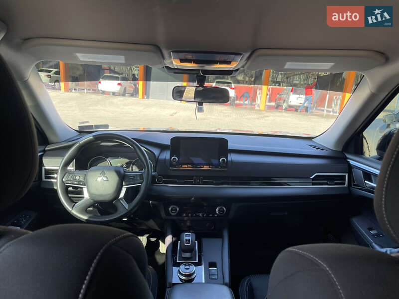 Внедорожник / Кроссовер Mitsubishi Outlander 2021 в Хмельницком