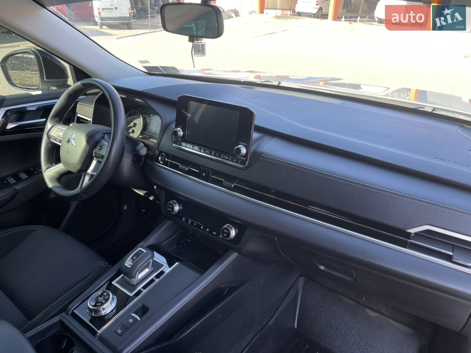 2021 Mitsubishi Outlander - мініатюра 18