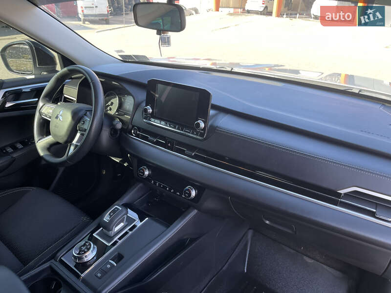 Внедорожник / Кроссовер Mitsubishi Outlander 2021 в Хмельницком