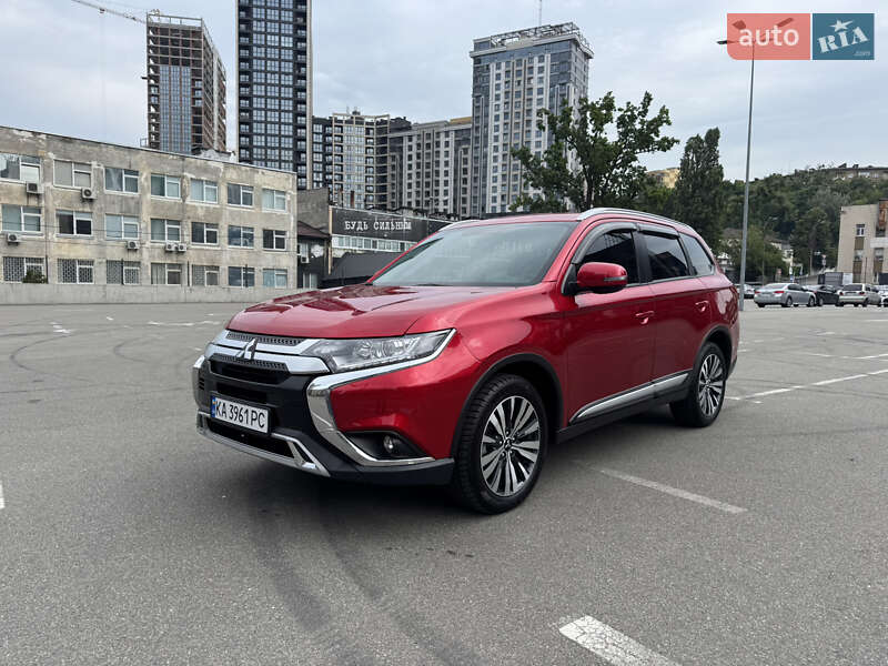 Mitsubishi Outlander 2023