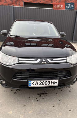 Внедорожник / Кроссовер Mitsubishi Outlander 2013 в Киеве