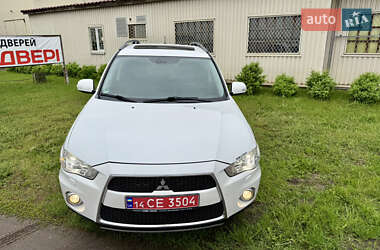 Внедорожник / Кроссовер Mitsubishi Outlander 2012 в 