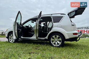 Внедорожник / Кроссовер Mitsubishi Outlander 2012 в 