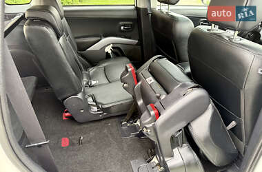 Внедорожник / Кроссовер Mitsubishi Outlander 2012 в 
