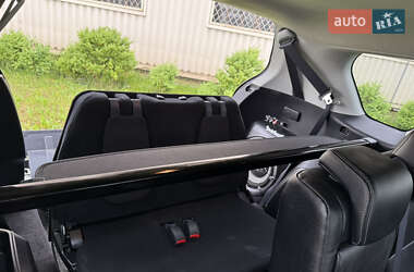 Внедорожник / Кроссовер Mitsubishi Outlander 2012 в 