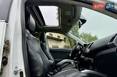 Внедорожник / Кроссовер Mitsubishi Outlander 2012 в 