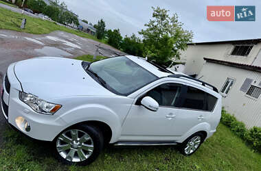 Внедорожник / Кроссовер Mitsubishi Outlander 2012 в 