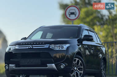 Внедорожник / Кроссовер Mitsubishi Outlander 2015 в Дрогобыче