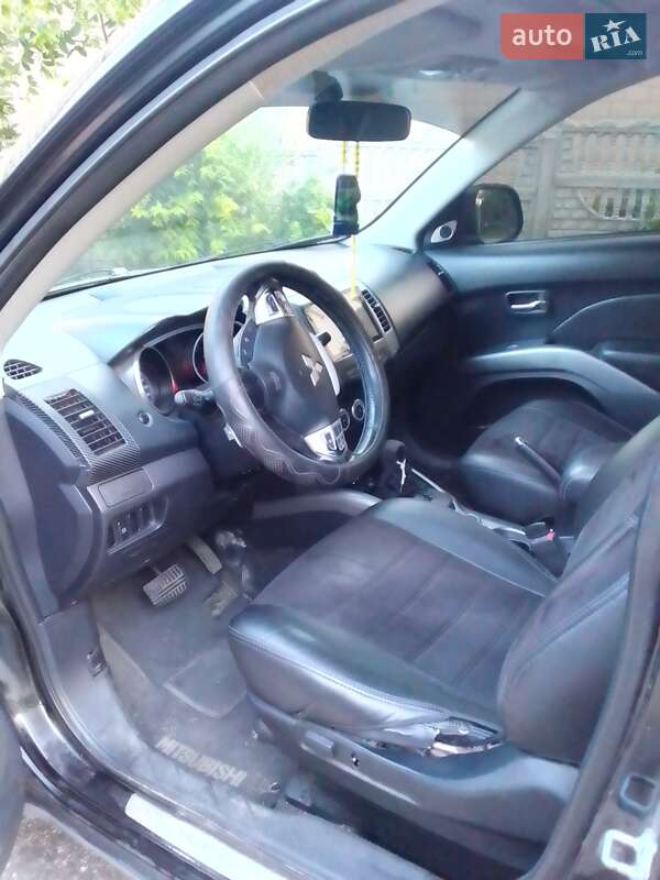 Внедорожник / Кроссовер Mitsubishi Outlander 2007 в Жашкове