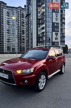 Внедорожник / Кроссовер Mitsubishi Outlander 2010 в Киеве