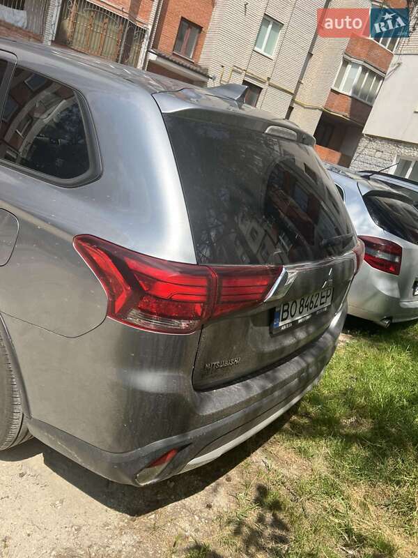Внедорожник / Кроссовер Mitsubishi Outlander 2017 в Тернополе фото 3 Внедорожник / Кроссовер Mitsubishi Outlander 2017 в Тернополе