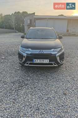Внедорожник / Кроссовер Mitsubishi Outlander 2019 в Ивано-Франковске