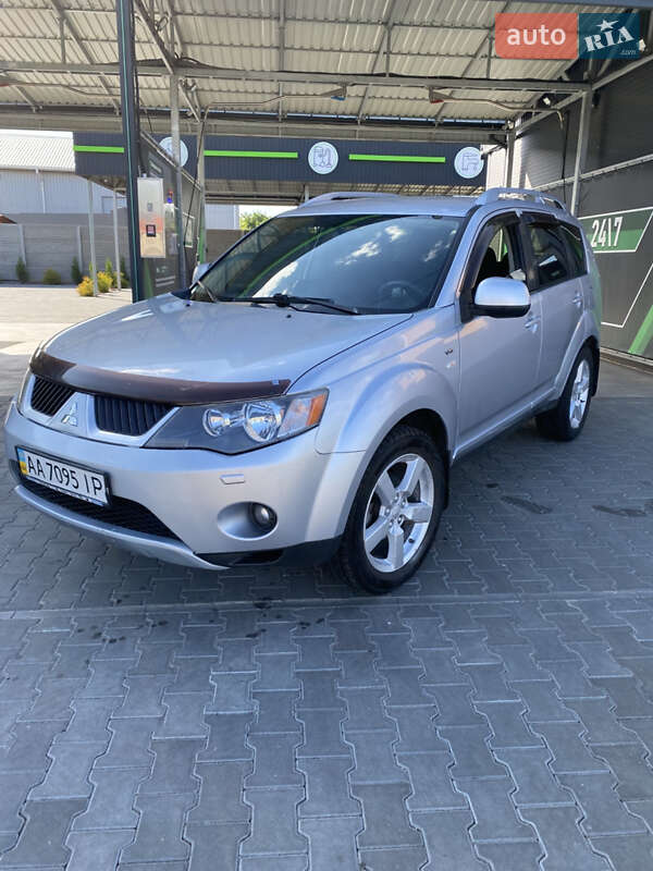 Внедорожник / Кроссовер Mitsubishi Outlander 2007 в 